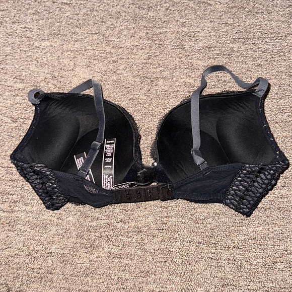 Victoria Secret Bra - Picture 3 of 9